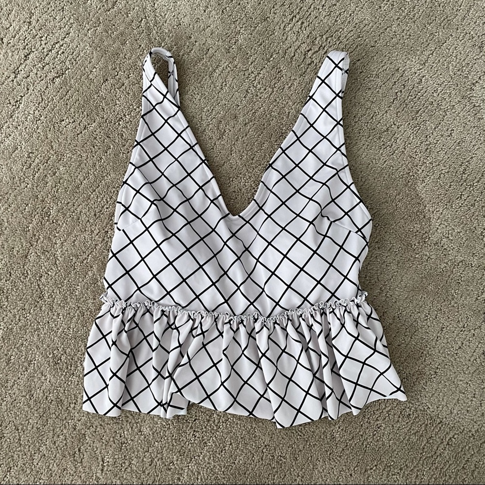 Kortni Jeane v neck top